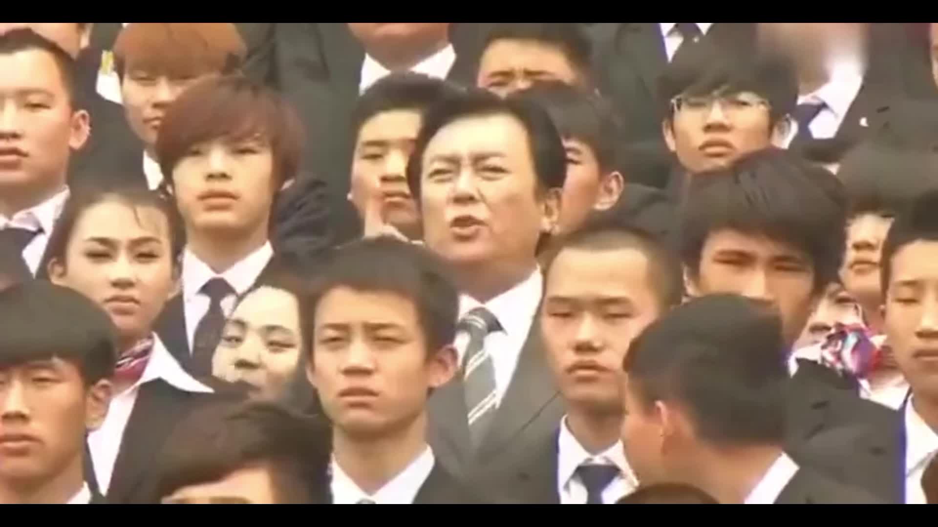 4{(ln)V:{(ln) V~(chung)